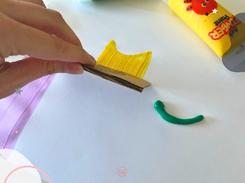 aktivita-finger-paint-macicky-krok-tahanie-kartonu